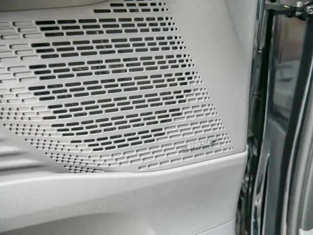 Hyundai Staria Signature