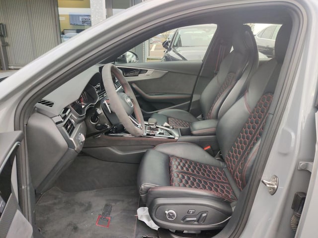 Audi RS4 Avant Quattro