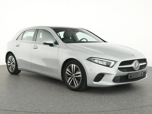 Mercedes-Benz A 180 Hatchback Luxury Line