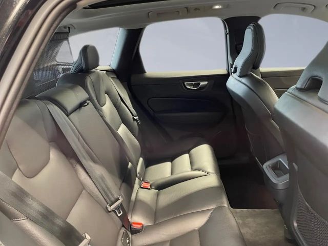 Volvo XC60 Dark Plus