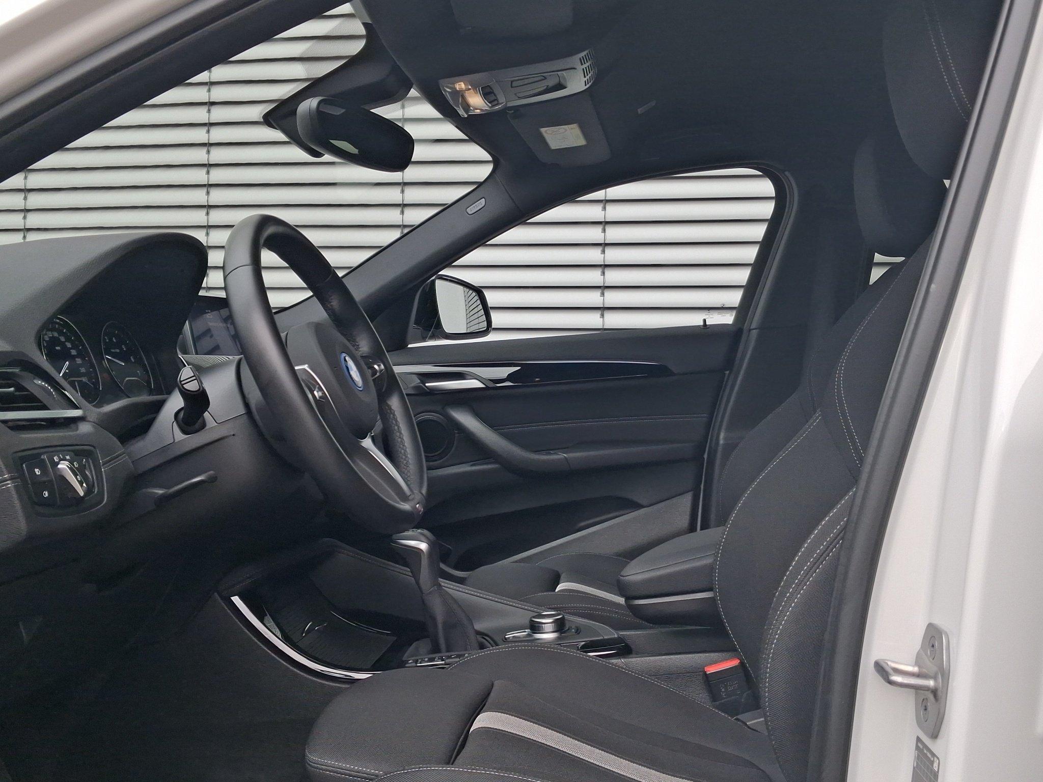 BMW X2 xDrive25e