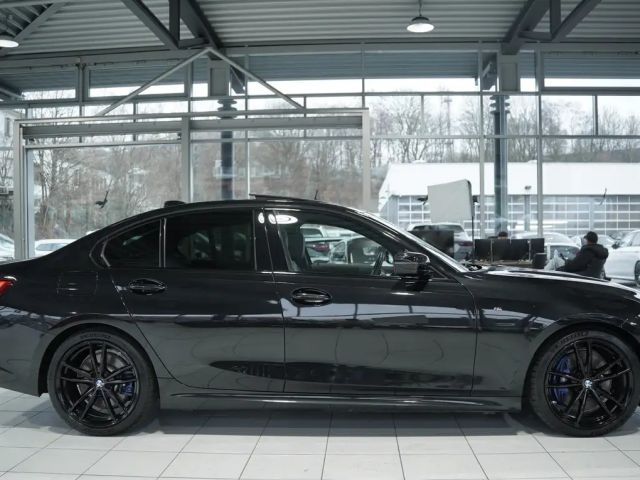 BMW 330 330d M-Sport Sedan
