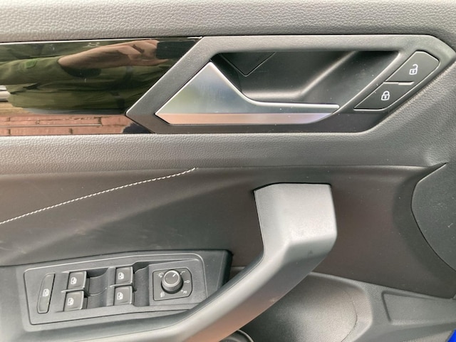 Volkswagen T-Roc 1.5 TSI DSG R-Line