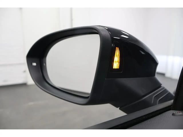 Volkswagen Golf 1.5 eTSI DSG Golf VIII