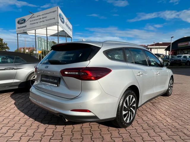 Ford Focus Titanium Wagon