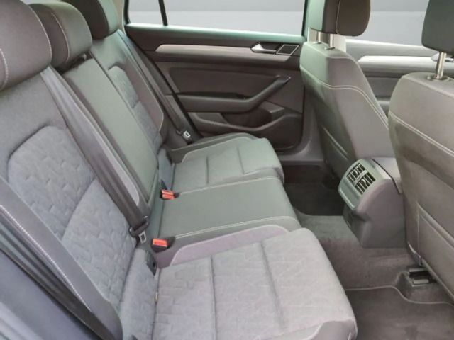 Volkswagen Passat 1.5 TSI Business DSG Variant
