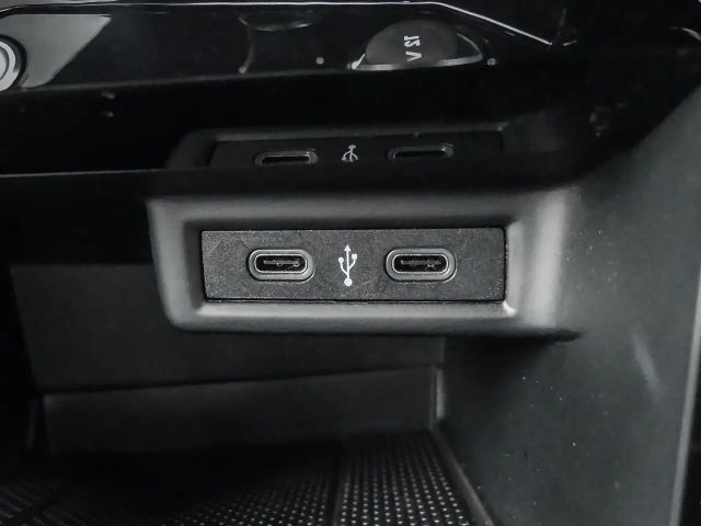 Volkswagen T-Roc 1.5 TSI DSG R-Line