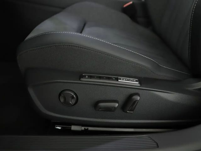 Volkswagen Golf Business DSG Variant