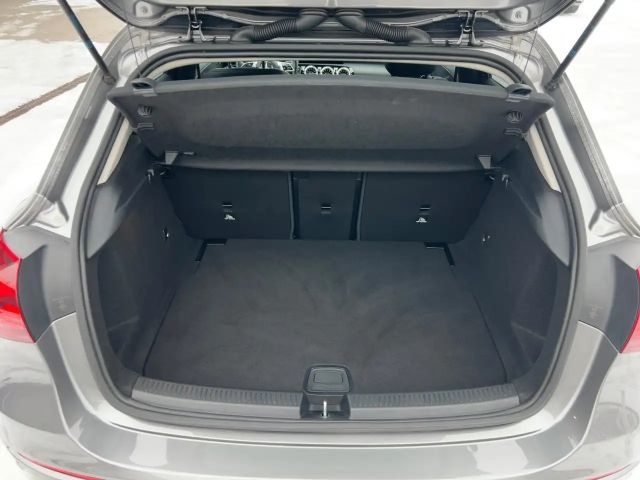 Mercedes-Benz A 180 A 180 d Progressive