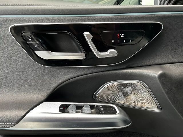 Mercedes-Benz E 200 AMG Line Sedan