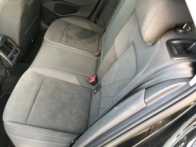 Volkswagen Golf DSG Style eHybrid