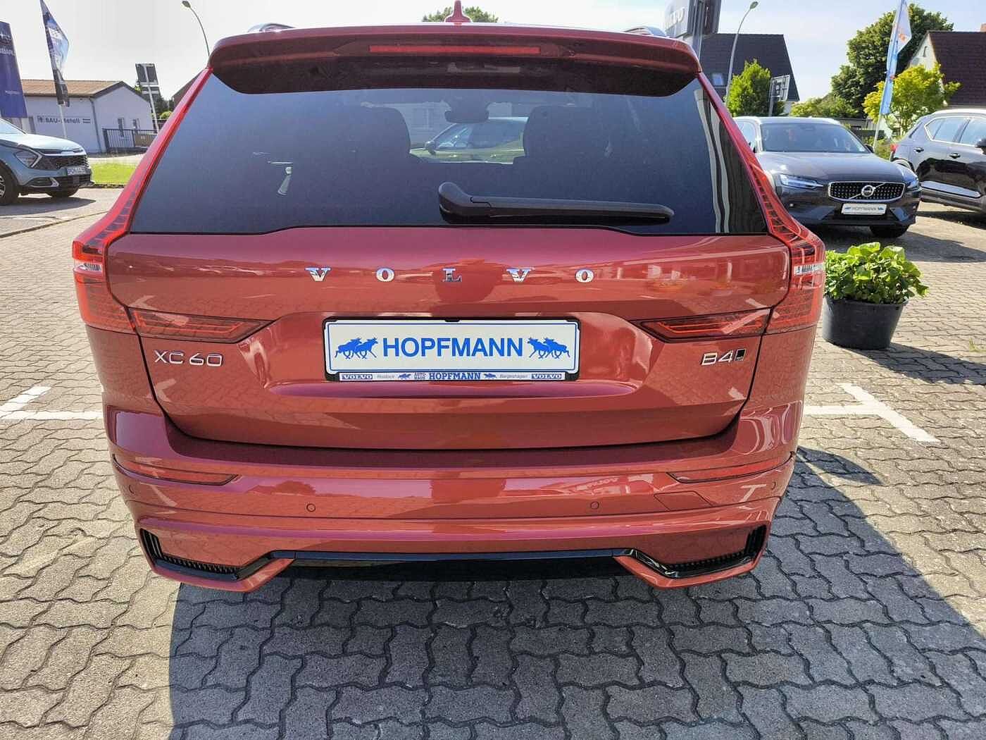 Volvo XC60 AWD Dark Plus