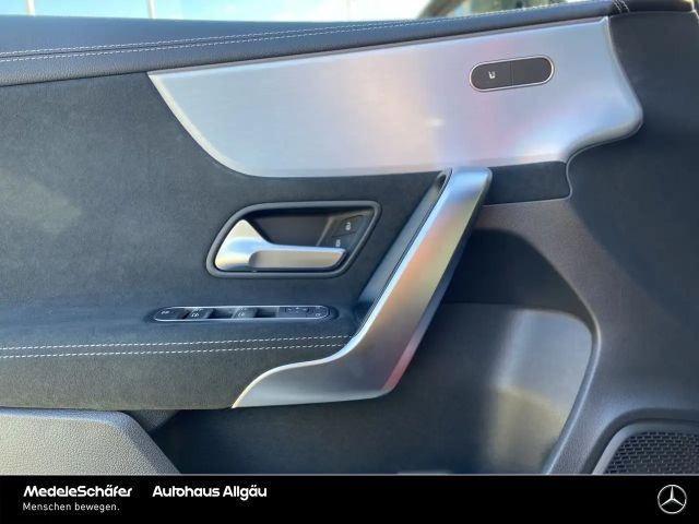 Mercedes-Benz A 180 AMG Line