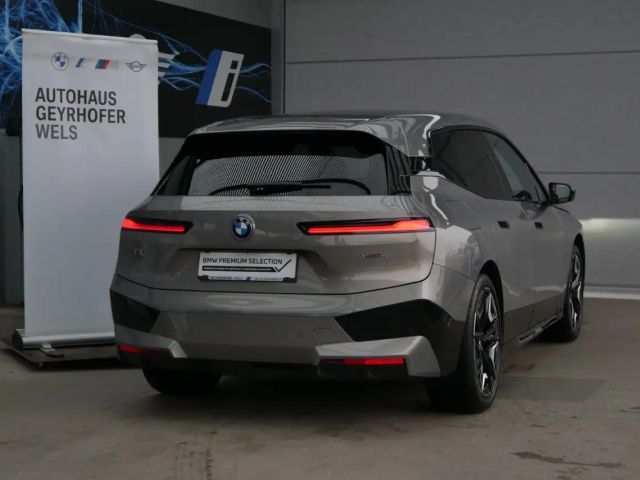 BMW iX xDrive40