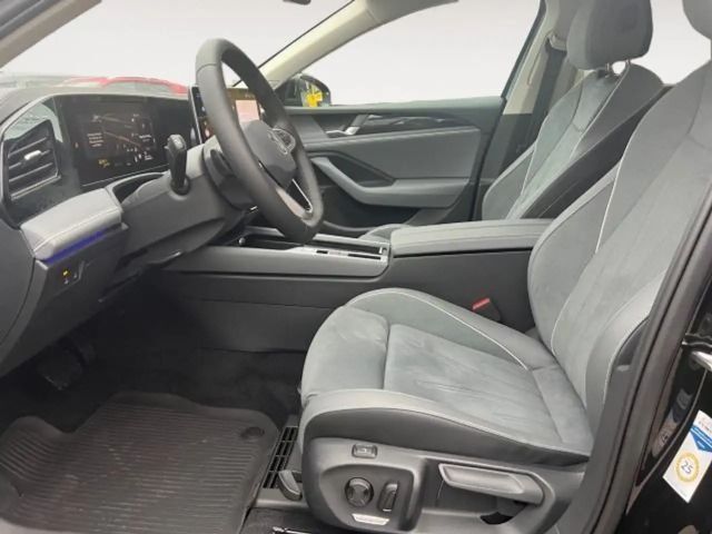 Volkswagen Passat 1.5 eTSI Business DSG Variant