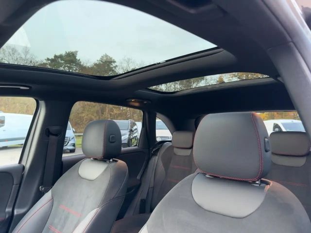 Mercedes-Benz B 200 AMG Line Sedan