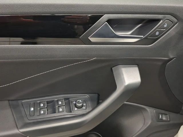 Volkswagen T-Roc 1.5 TSI DSG IQ.Drive R-Line