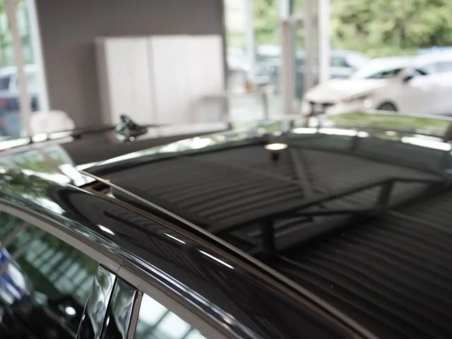 Volkswagen Golf R Performance 4M *2.H *19 *Pano *AKRA *DCC