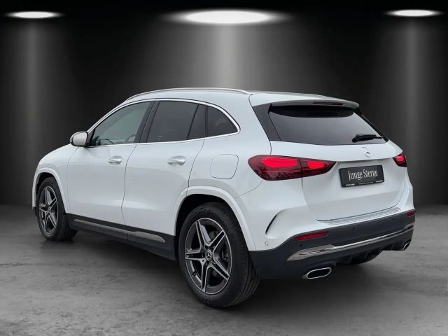 Mercedes-Benz GLA 250 4MATIC AMG Line
