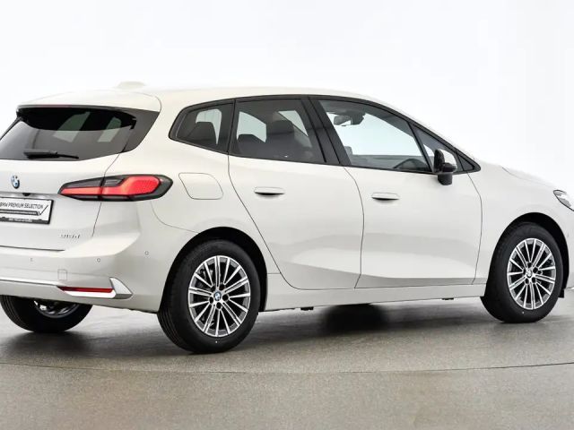 BMW 218 218d Active Tourer Luxury Line Sedan