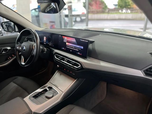 BMW 320 320d Touring xDrive