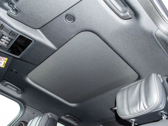 Land Rover Discovery D300 Dynamic HSE