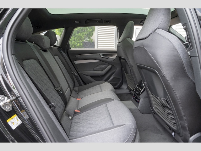 Audi A6 Avant Quattro S-Tronic