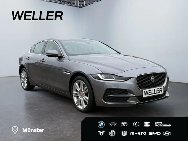 Jaguar XE AWD D200 SE