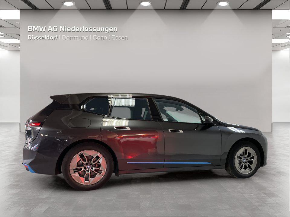 BMW iX xDrive40