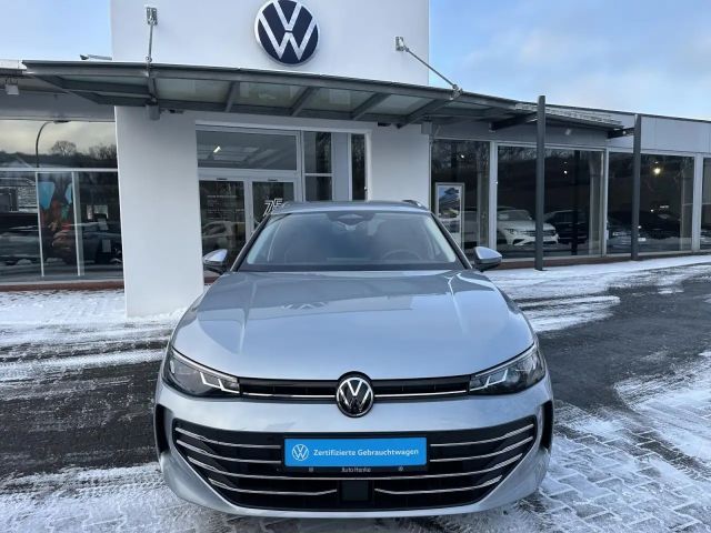 Volkswagen Passat 1.5 eTSI Business DSG Variant