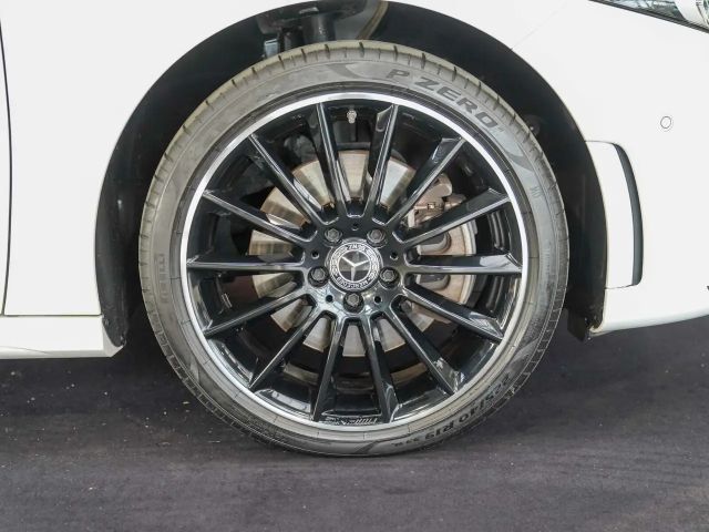 Mercedes-Benz A 250 A 250 e AMG Line