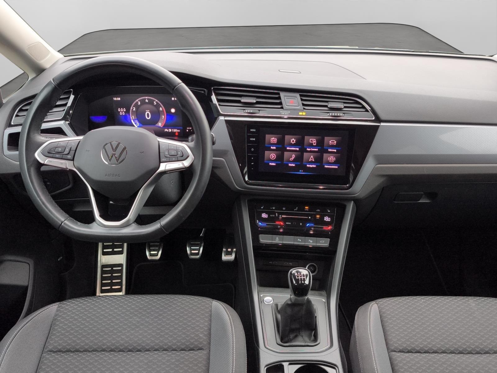 Volkswagen Touran 1.5 TSI Pro