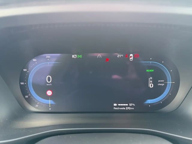 Volvo XC40 AWD Plus Recharge Twin Engine