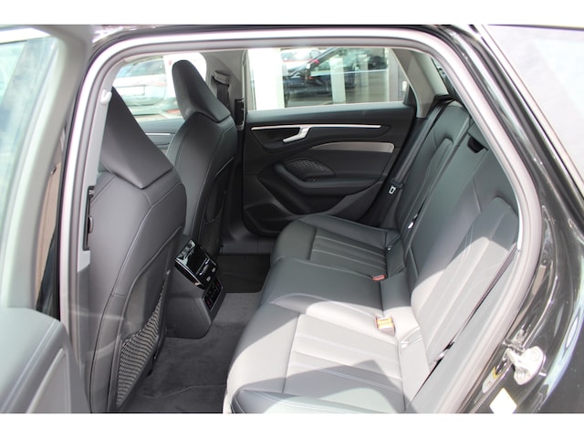 Audi A6 Avant Quattro S-Tronic