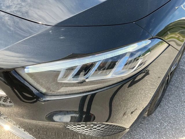 Mercedes-Benz A 180 A 180 d