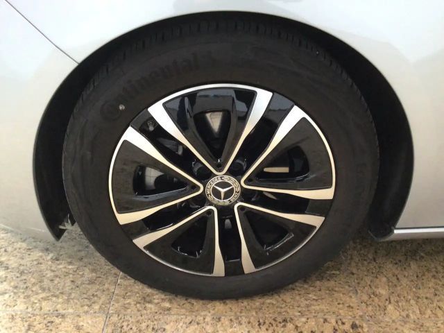 Mercedes-Benz B 200 B 200 d Progressive