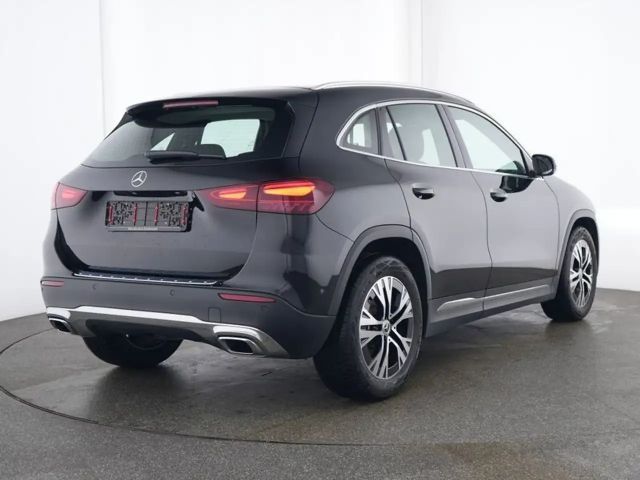 Mercedes-Benz GLA 200 Progressive