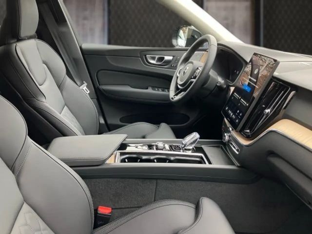 Volvo XC60 AWD Dark Plus T6