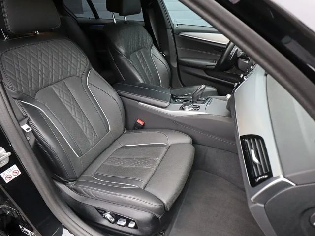 BMW 530 530e M-Sport Sedan xDrive