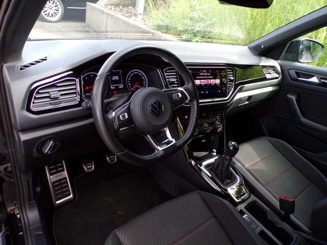 Volkswagen T-Roc 1.5 TSI / BLACK STYLE+BEATS AUDIO