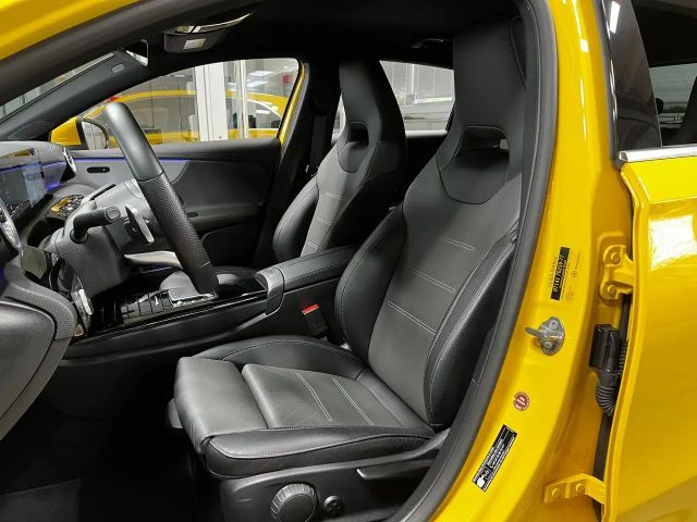 Mercedes-Benz A 250 A 250 e AMG Line