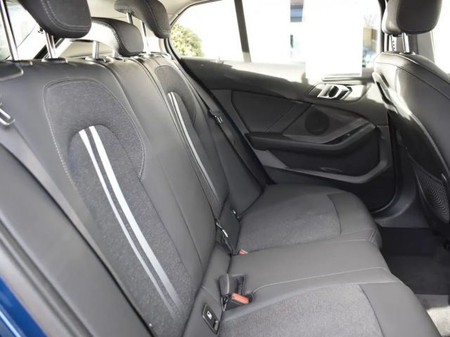 BMW 118 118i Sedan Sport Line