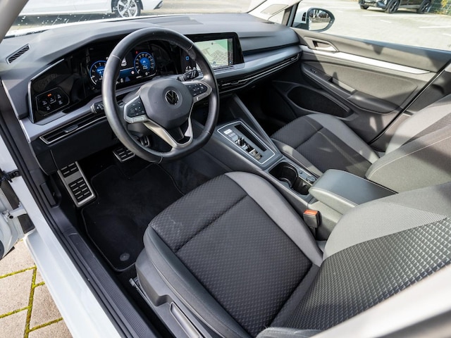 Volkswagen Golf 1.5 eTSI DSG