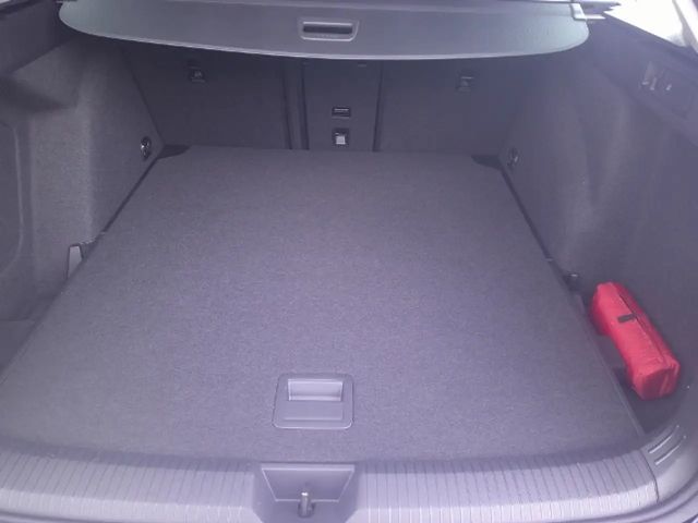Volkswagen Golf 1.0 TSI Golf VIII Life Variant