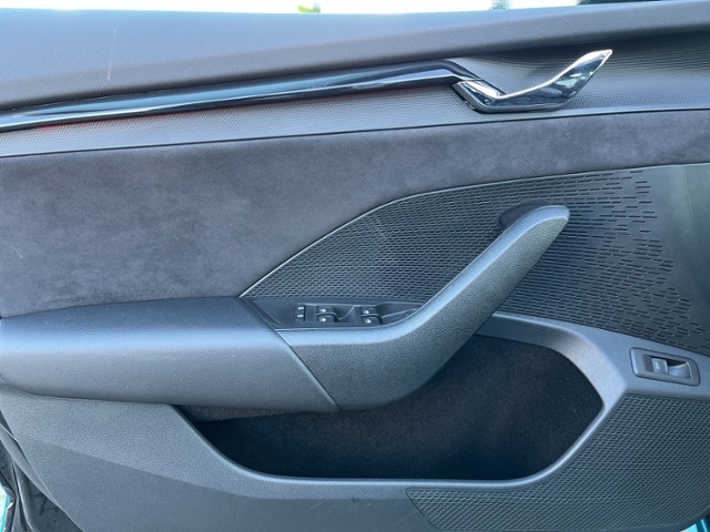 Skoda Octavia Lim. First Edition DSG HUD ACC MASSAGE