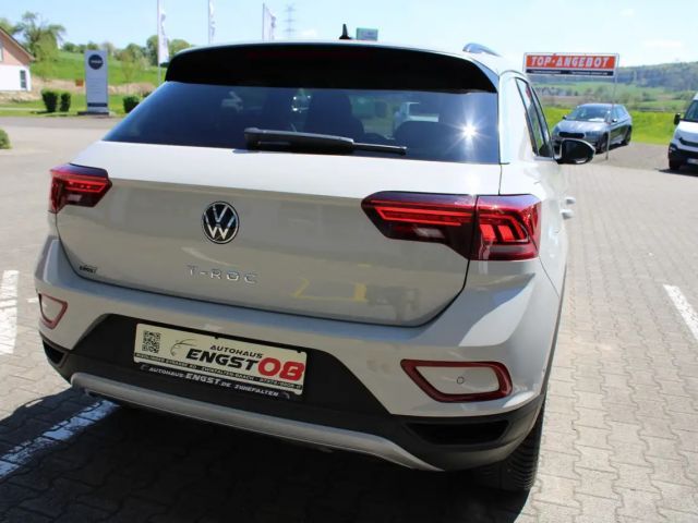 Volkswagen T-Roc Life 1.5 l TSI DSG AHK NAV LED Ladeboden Verkehrsz