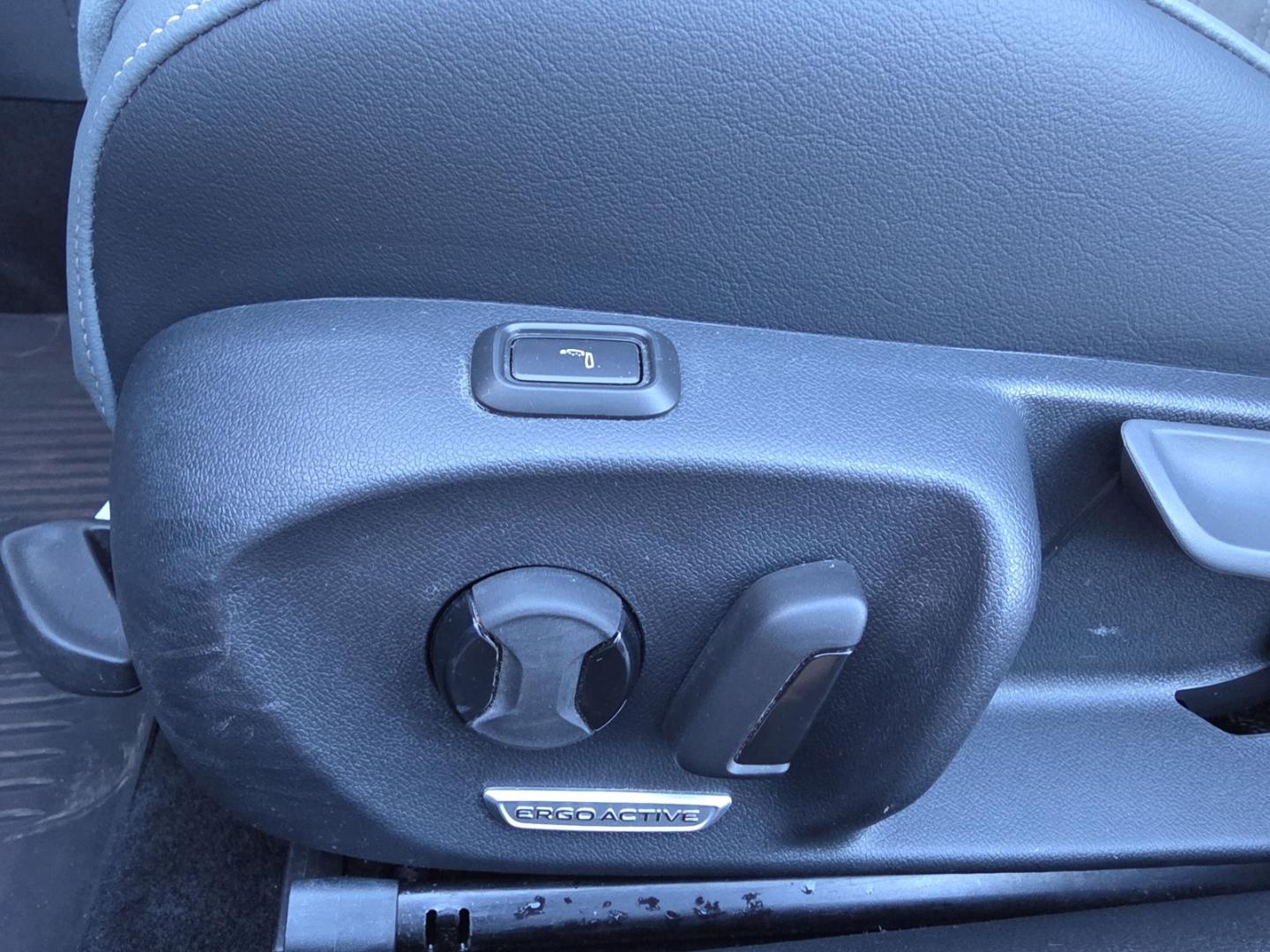 Volkswagen Passat 1.5 eTSI Business Variant