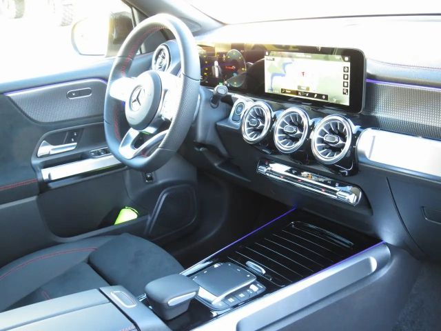 Mercedes-Benz EQB 300 4MATIC AMG Line