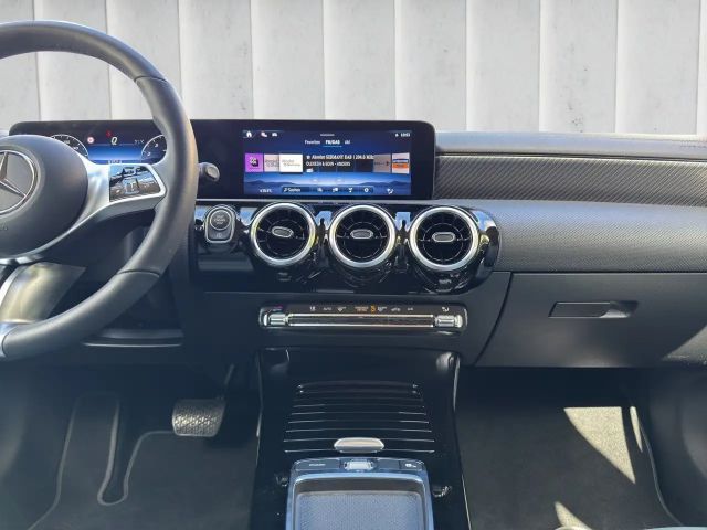 Mercedes-Benz CLA 180 Progressive