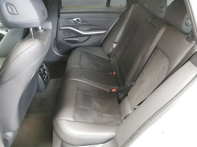 BMW 330 330e M-Sport Touring